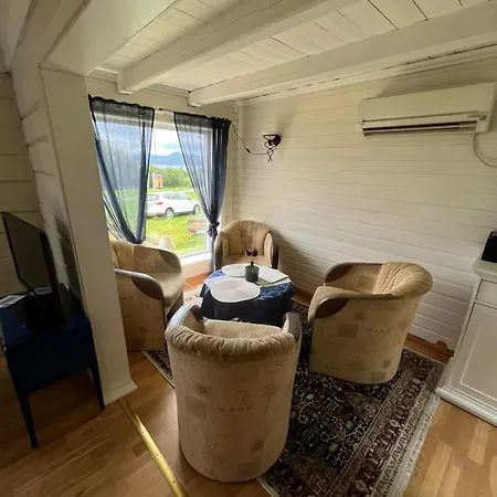 Дом отдыха Fjordhuset Pa Helgelanskysten Leirfjord