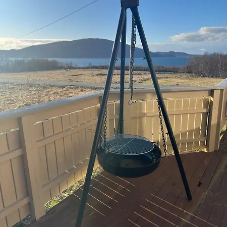 Fjordhuset Pa Helgelanskysten *