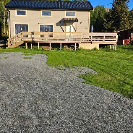 Fjordhuset Pa Helgelanskysten * Leirfjord